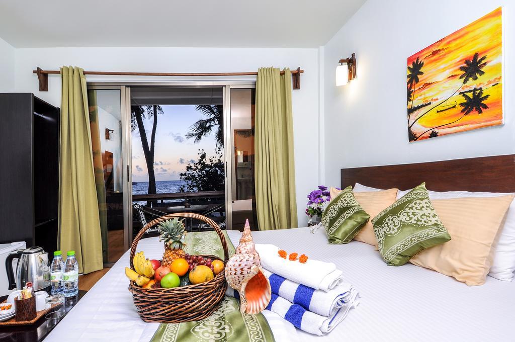 Salt Beach Hotel остров Маафуши Екстериор снимка