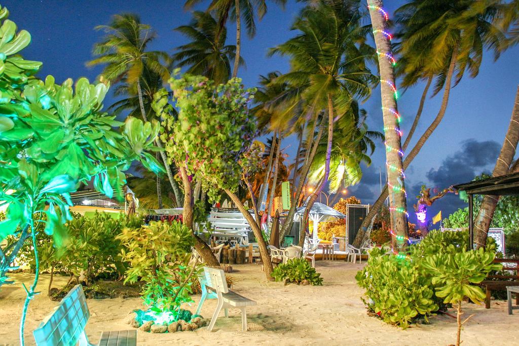 Salt Beach Hotel остров Маафуши Екстериор снимка